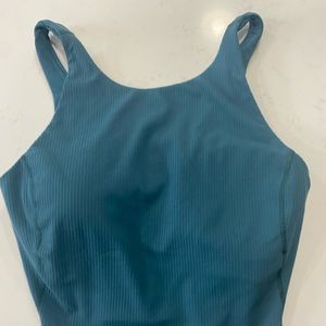 LULULEMON crop top/ sports bra